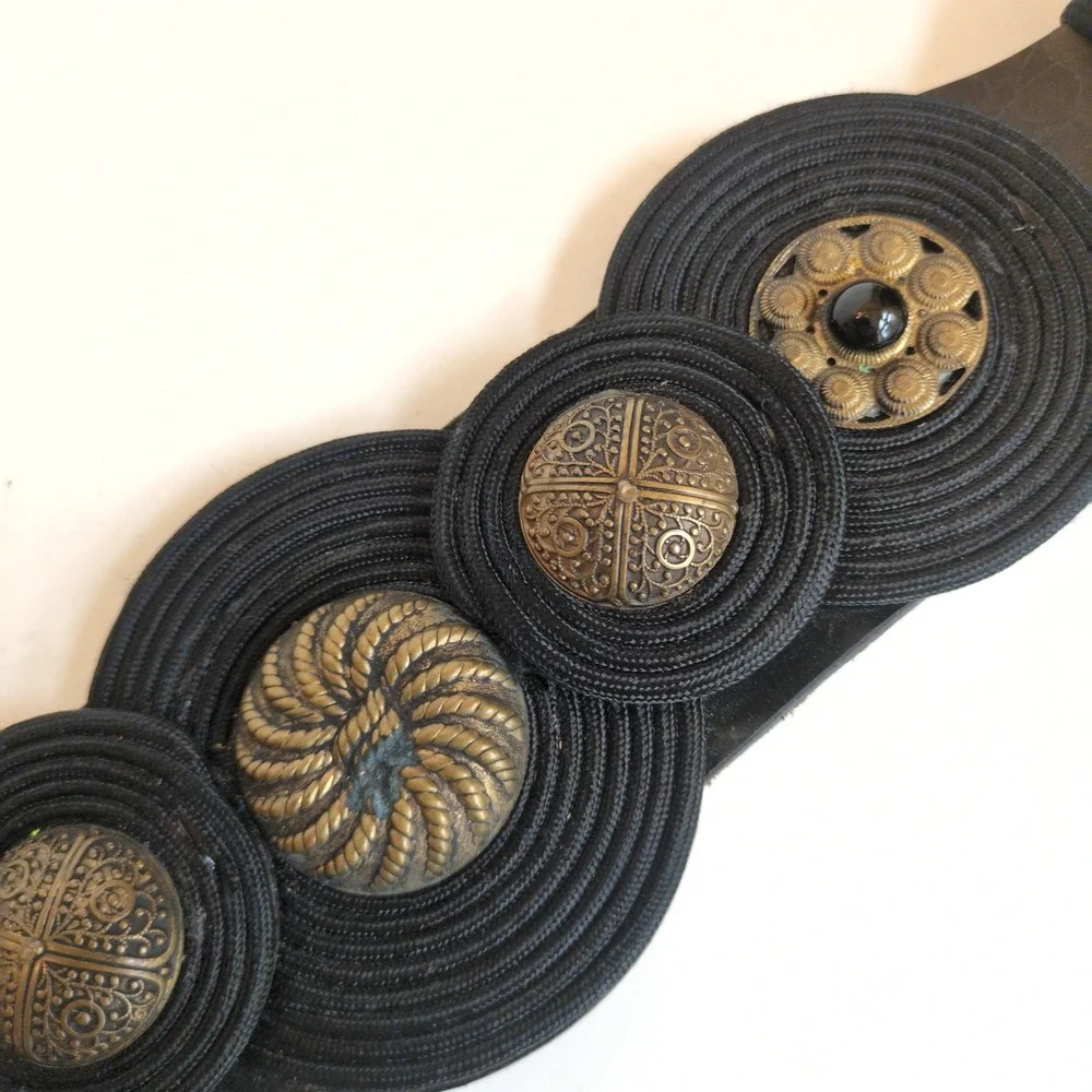 Vtg Carolyn Tanner Designs Belt Black Gold Medallion Statement 33in